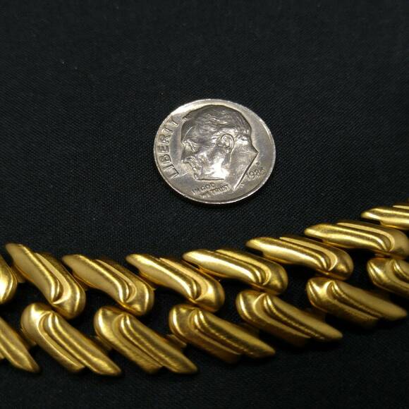 Vintage Monet Gold Plated Wide Chain Choker Necklace Interlocking Links 1980s - Picture 8 of 10